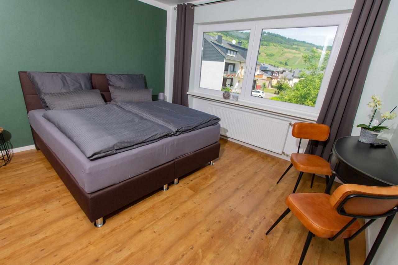 Weingut Gerd Muellers Hotell Kröv Exteriör bild