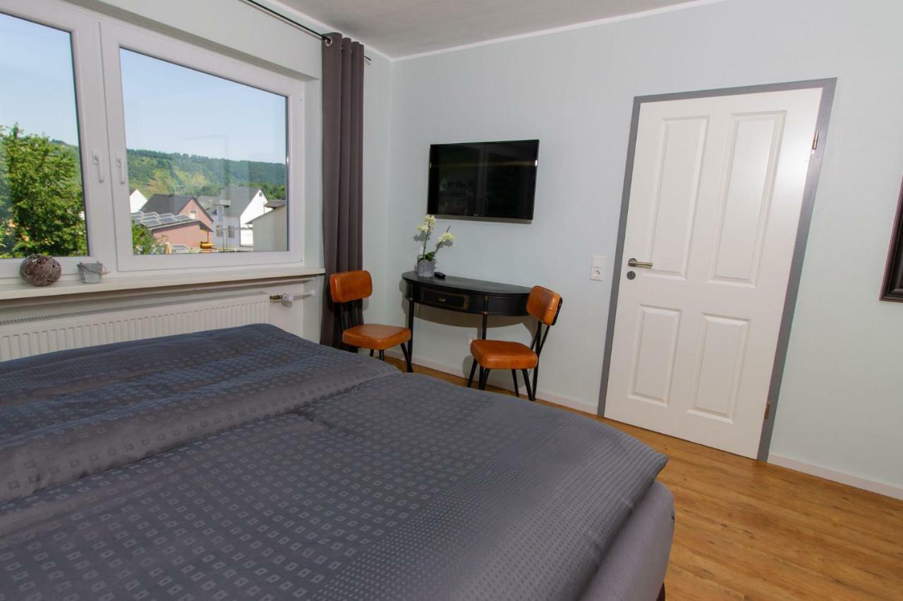Weingut Gerd Muellers Hotell Kröv Exteriör bild