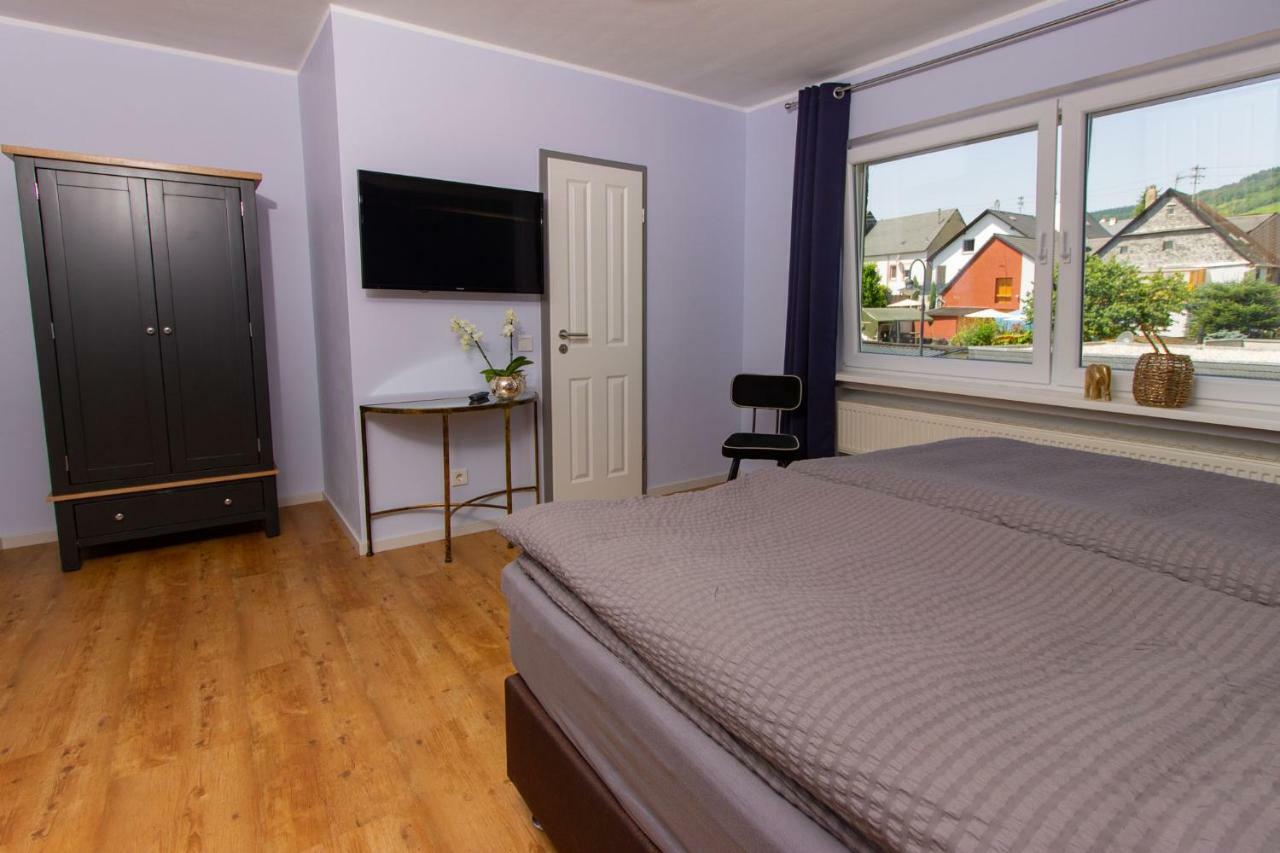 Weingut Gerd Muellers Hotell Kröv Exteriör bild