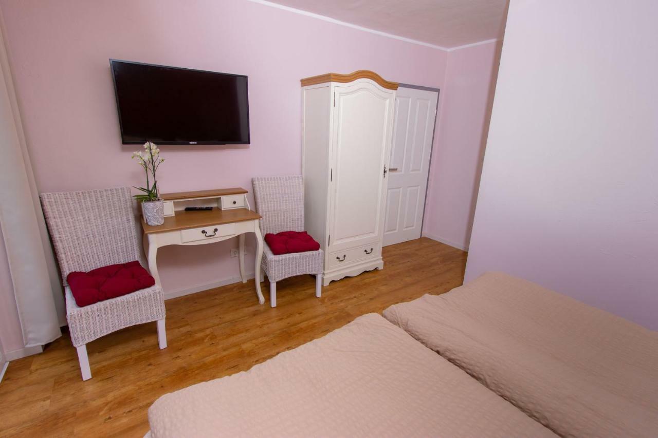 Weingut Gerd Muellers Hotell Kröv Exteriör bild