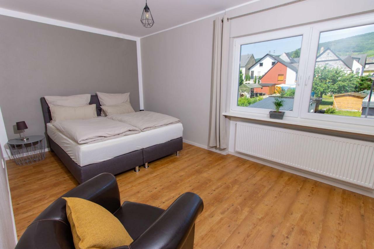Weingut Gerd Muellers Hotell Kröv Exteriör bild