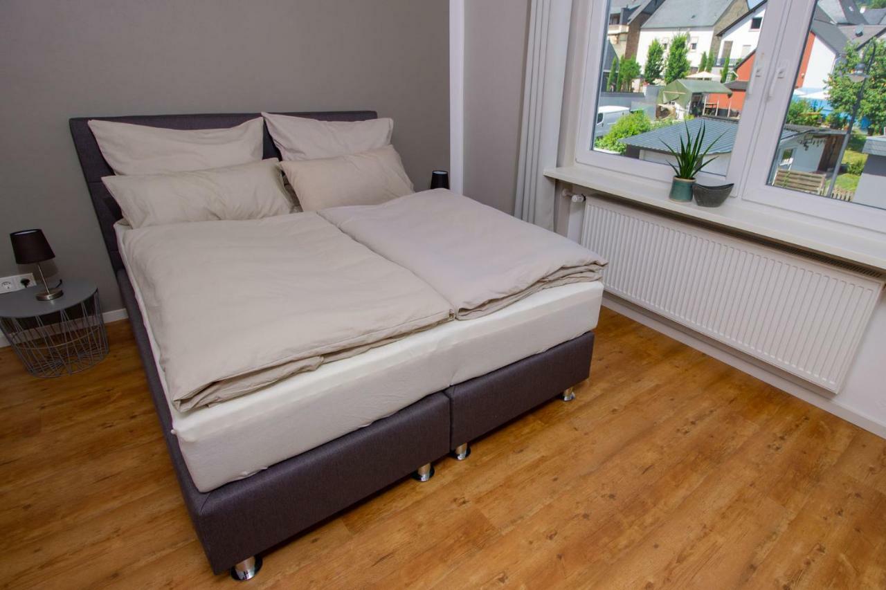 Weingut Gerd Muellers Hotell Kröv Exteriör bild