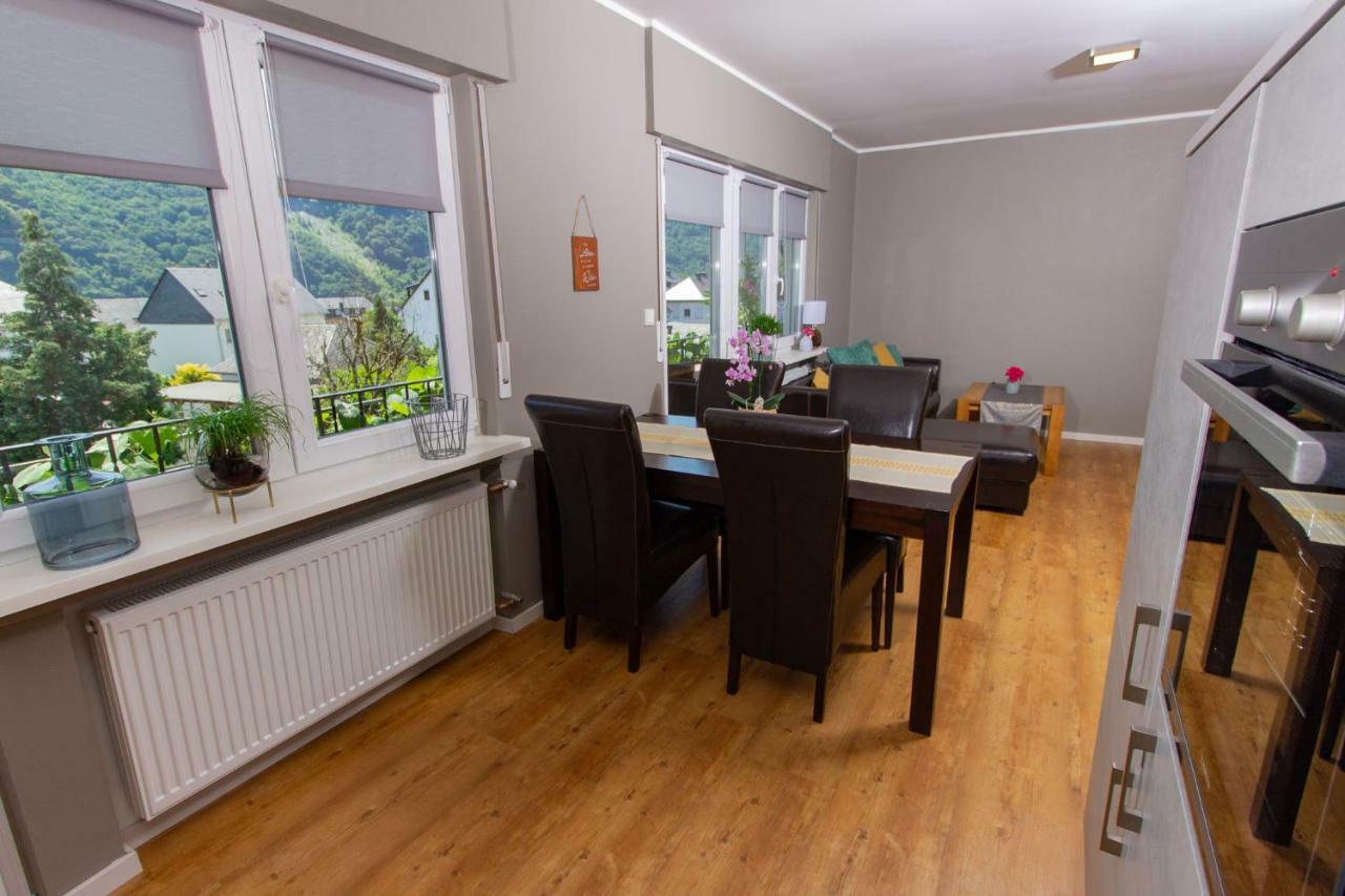Weingut Gerd Muellers Hotell Kröv Exteriör bild