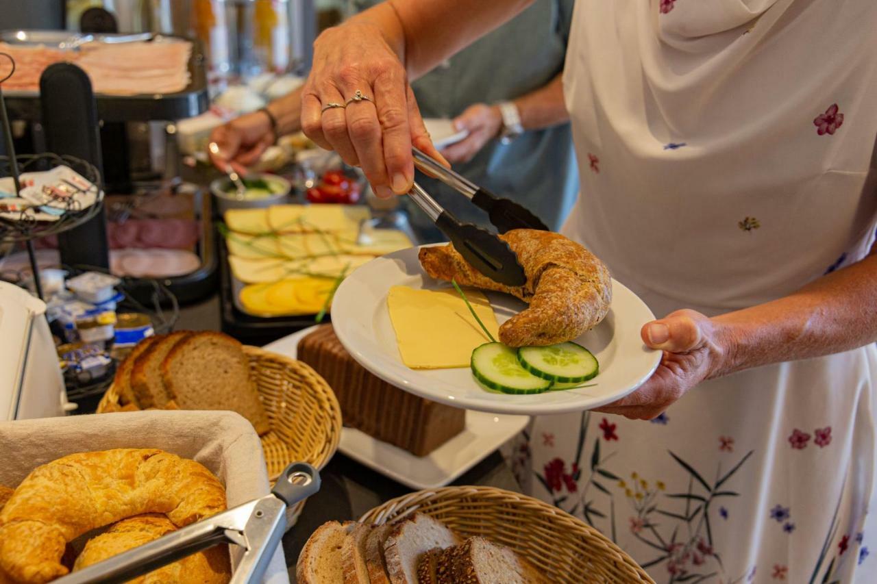 Weingut Gerd Muellers Hotell Kröv Exteriör bild